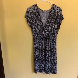 V neck print dress